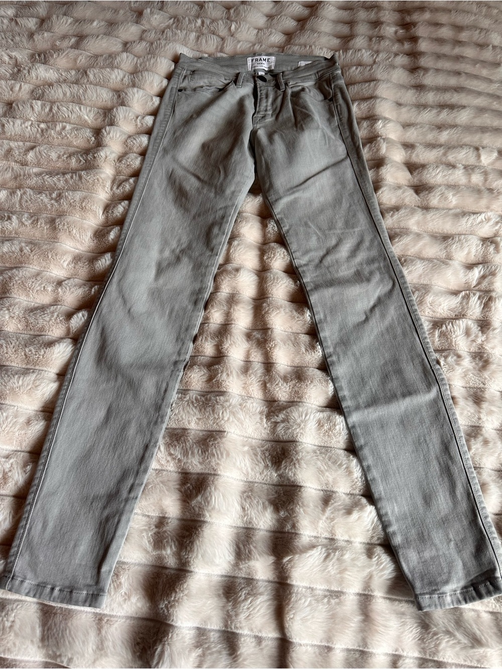 Frame Denim Slim Straight  Jeans in Light Gray